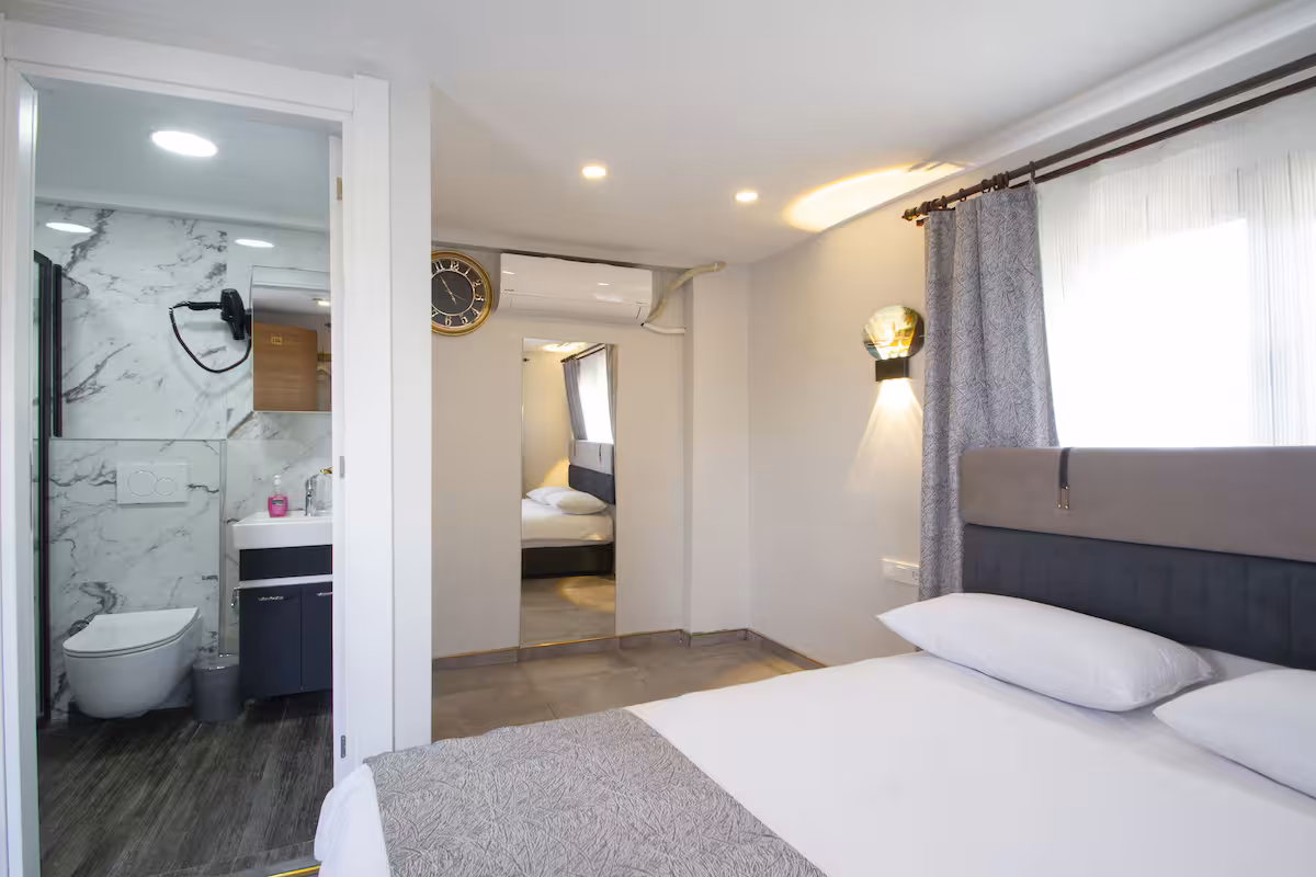 Deluxe room at Turna Hotel