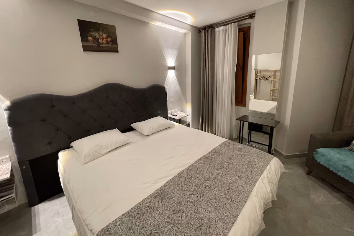 Superior room at Turna Hotel, photo 6